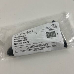 Pampered Chef Serrated Peeler